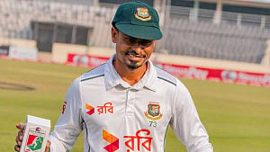 নভেম্বরের সেরার লড়াইয়ে তাইজুল