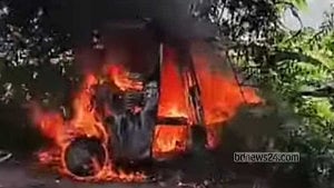 অটোরিকশার পেছনে মাইক্রোর ধাক্কা, সিলিন্ডার বিস্ফোরণে পুড়ে মারা গেল যাত্রী