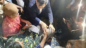 Aam Jonotar Dal’s Tarek ends hunger strike