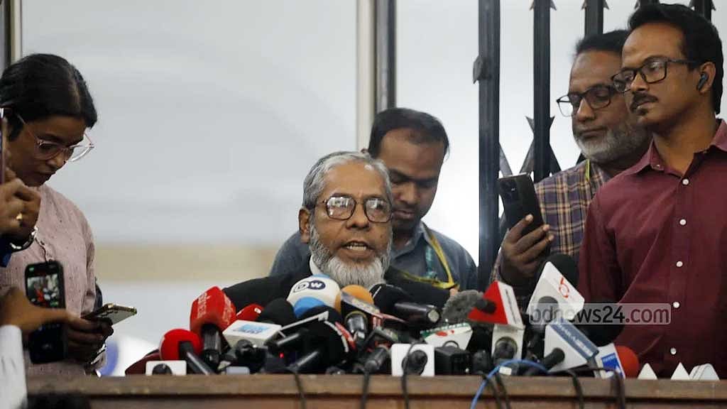 শেখ হাসিনার আইনজীবী আমির হোসেন