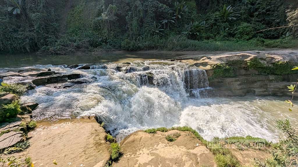 বান্দরবানে থানচি উপজেলার নাফাখুম জলপ্রপাত। 