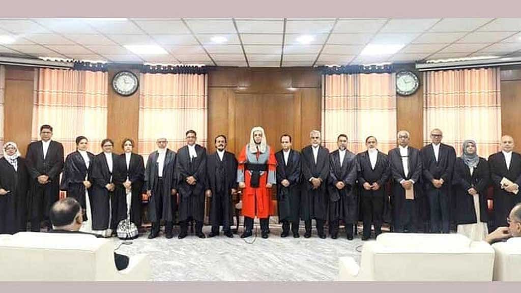 Chief justice swears in 21 new HC judges