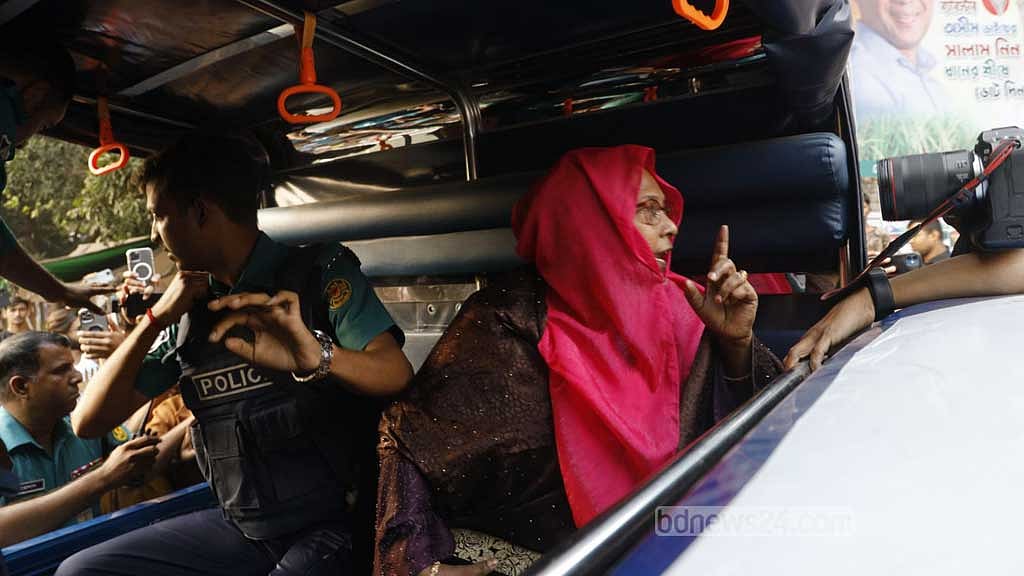 বৃহস্পতিবার ধানমন্ডি থেকে গ্রেপ্তার করা হয় সালমা ইসলামকে। 