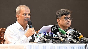 ‘শ্রমিক’ স্বীকৃতি পেলেন গৃহপরিচারক ও নাবিক, শ্রম আইন সংশোধন অধ্যাদেশ অনুমোদন