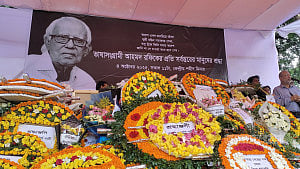 'কীর্তিমান অনন্য’ আহমদ রফিককে অশ্রুজলে চিরবিদায়