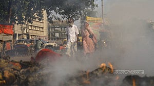 দূষণ কমাতে ফের দূষণ