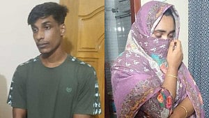 আলোচিত ‘পর্ন তারকা’ যুগল ধরা বান্দরবানে