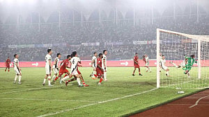 Bangladesh heartbreak in HK thriller