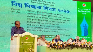 হিসাবরক্ষককেও ‘স্যার ডাকার’ মতো অবস্থায় প্রাথমিকের শিক্ষকরা: উপদেষ্টা বিধান
