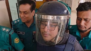 বুয়েটে শিক্ষার্থী বহিষ্কার ও গ্রেপ্তারে ন্যায্যতা কোথায়?