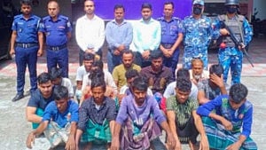 নিষেধাজ্ঞার মধ্যে ইলিশ শিকার: চাঁদপুরে ১৯ দিনে ৮৭ জেলে গ্রেপ্তার
