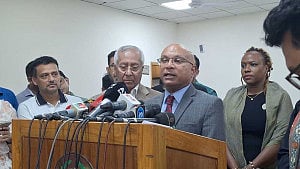 Commonwealth team reviews election readiness
