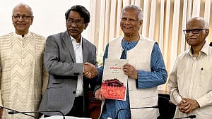 ঐকমত্য কমিশনের ‘সফলতায়’ অভিনন্দন প্রধান উপদেষ্টার