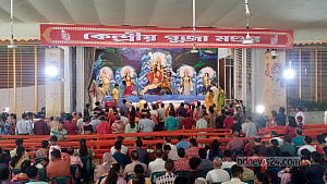 Devotees pack pavilions on Nabami as Durga Puja nears climax