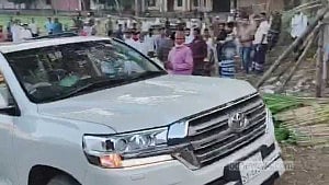 AK Azad’s campaign attacked in Faridpur