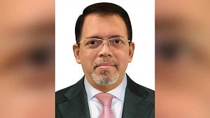চাকরি গেল আল আরাফাহ ব্যাংকের এমডি ফরমান চৌধুরীর