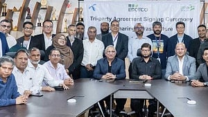 ইডটকোর একই টাওয়ার ‘শেয়ার’ করবে গ্রামীণফোন ও টেলিটক