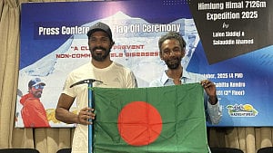 ‘হিমলুং হিমাল’ পর্বত অভিযানে যাচ্ছেন ২ বাংলাদেশি