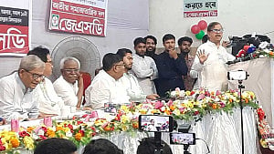 Nation in peril, govt incapable: Manna