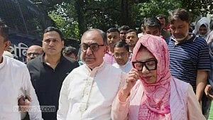 আব্বাস দম্পতি, রিজভীকে গাড়ি পোড়ানোর মামলা থেকে অব্যাহতি