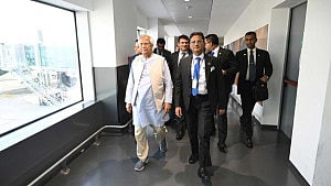 রোমে পৌঁছেছেন প্রধান উপদেষ্টা