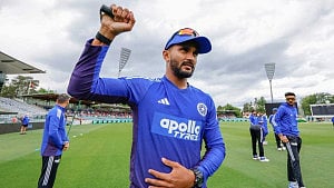 নিতিশের দলে ফেরায় আরও দেরি