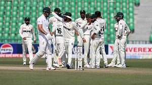 মুথুসামির ৬ উইকেটের পর নোমানের ৪, চাপে দক্ষিণ আফ্রিকা