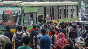 মেট্রোরেল বন্ধে যানজট, ভোগান্তি