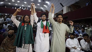 রাকসুতে কোন পদে কে জয়ী