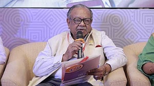 সাবেক স্বাস্থ্যমন্ত্রী রুহুল হকের ৫৬ ব্যাংক হিসাব অবরুদ্ধ