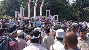 শহীদ মিনারে সমাবেশে এমপিওভুক্ত শিক্ষকরা