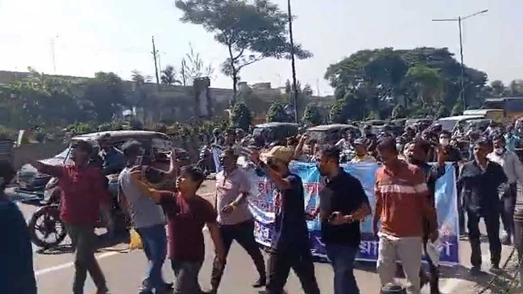 On Oct 21, the Awami League held a series of flash rallies across Dhaka.