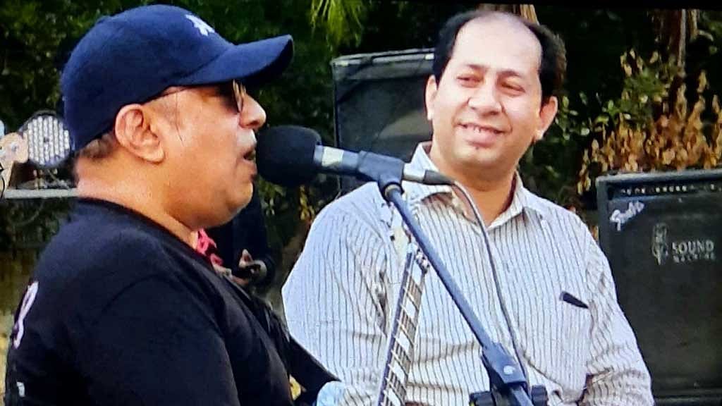 আইয়ুব বাচ্চু ও আশীষ কুমার চক্রবর্তী