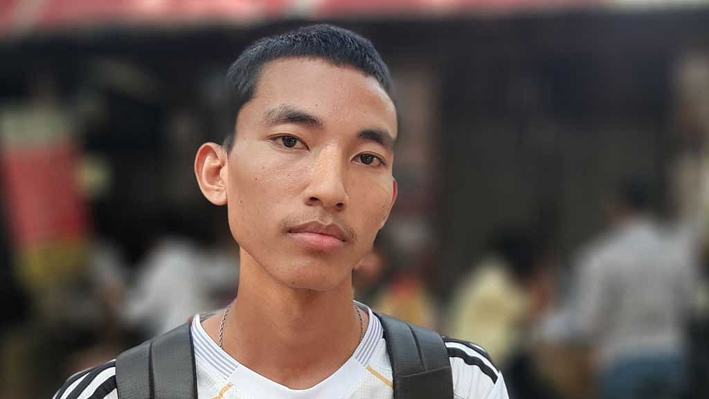 মনোবিজ্ঞান বিভাগের ছাত্র জিনাস চাকমা।