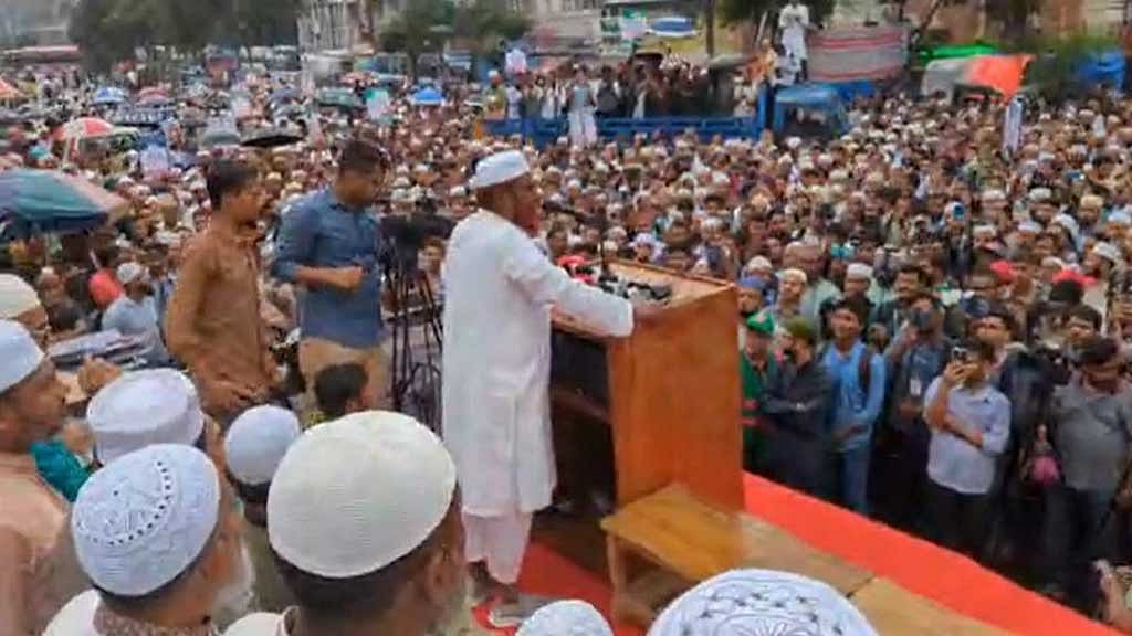 Before a nationwide march, Jamaat holds a rally at the north gate of Baitul Mukarram Mosque, demanding the PR system and implementing the five-point agenda.