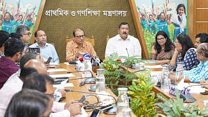 সাক্ষরতার হার ‘সত্যিকার অর্থে কমও হতে পারে’, বললেন উপদেষ্টা বিধান