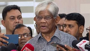 যতই ‘আমদানি-সরবরাহ বাড়ানো’ হচ্ছে, বাজারে সমস্যা থাকছে: অর্থ উপদেষ্টা