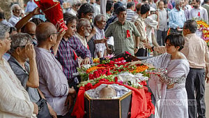 শেষ শ্রদ্ধায় বদরুদ্দীন উমর