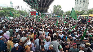 চট্টগ্রামে জশনে জুলুসে ‘অসুস্থ ও পদদলিত’ হয়ে ২ জনের মৃত্যু