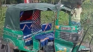 অটোরিকশায় বাসের ধাক্কা, প্রাণ গেল বউ-শাশুড়ির