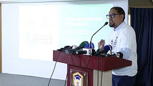স্থানীয় সরকার উপদেষ্টা ফাইল বাসায় নিয়ে যান, সই আর হয় না: চট্টগ্রামের মেয়র