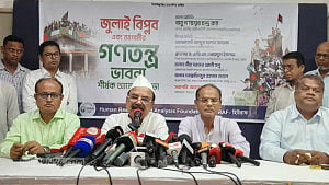 মৌলবাদীরা ‘বেহেশতের টিকেট’ বিক্রি করছে: গয়েশ্বর