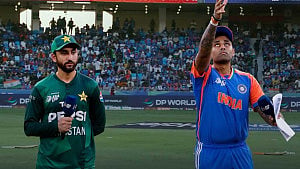 হাত না মেলানো, পেহেলগাম হামলা, প্রতিবাদ, ক্রিকেট লড়াইয়ে যুদ্ধের ঝাঁজ