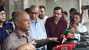Stay away from political parties: Jahangir to police