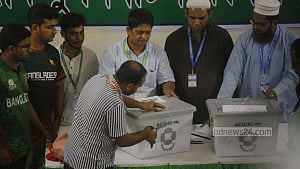 সাড়ে ৬ ঘণ্টায় ৪ হলের ভোট গণনা, ফল ঘোষণা একসঙ্গে