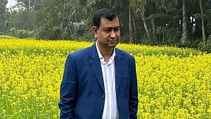 ঘুষ নেওয়ার অভিযোগে দুদকের উপসহকারী পরিচালক সাময়িক বরখাস্ত
