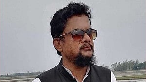 বাঁশখালীর সাবেক চেয়ারম্যান খোরশেদ গ্রেপ্তার