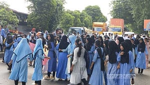 Protest blocks Dhaka-Ctg Highway after bus kills student