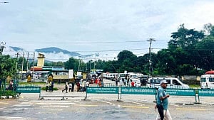 কারফিউ উঠল, স্বাভাবিক জীবনে ফিরছে নেপাল