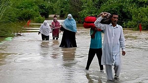 পাকিস্তানে বন্যা: ঘরছাড়া ২০ লাখ মানুষ, পাঞ্জাবে ৯ দিনে ৩৩ মৃত্যু